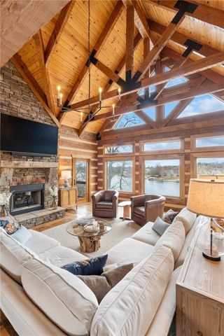 226 Lake Viking Terrace, Gallatin, MO 64640