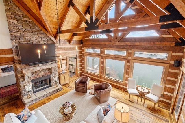 226 Lake Viking Terrace, Gallatin, MO 64640