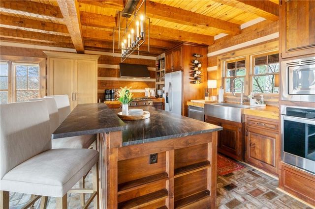 226 Lake Viking Terrace, Gallatin, MO 64640