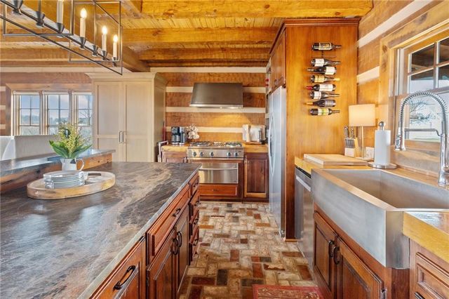 226 Lake Viking Terrace, Gallatin, MO 64640