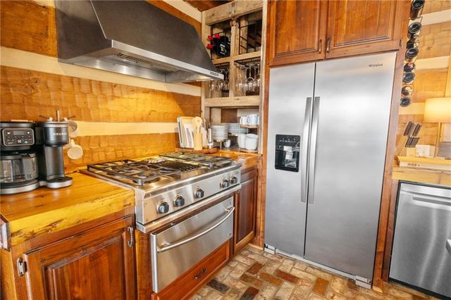 226 Lake Viking Terrace, Gallatin, MO 64640