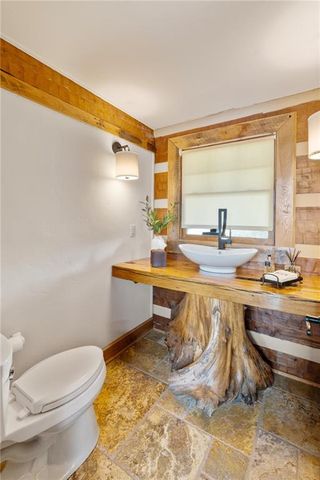 226 Lake Viking Terrace, Gallatin, MO 64640