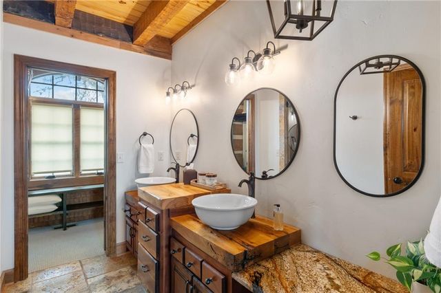 226 Lake Viking Terrace, Gallatin, MO 64640