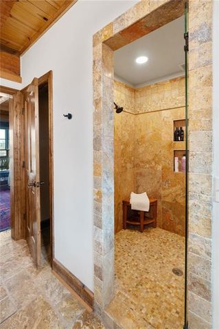 226 Lake Viking Terrace, Gallatin, MO 64640