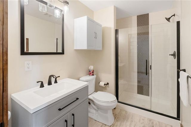 226 Lake Viking Terrace, Gallatin, MO 64640