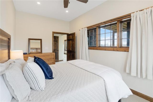 226 Lake Viking Terrace, Gallatin, MO 64640