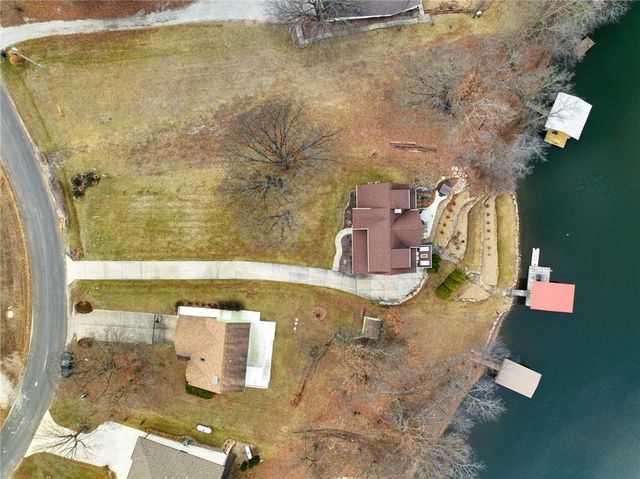 226 Lake Viking Terrace, Gallatin, MO 64640