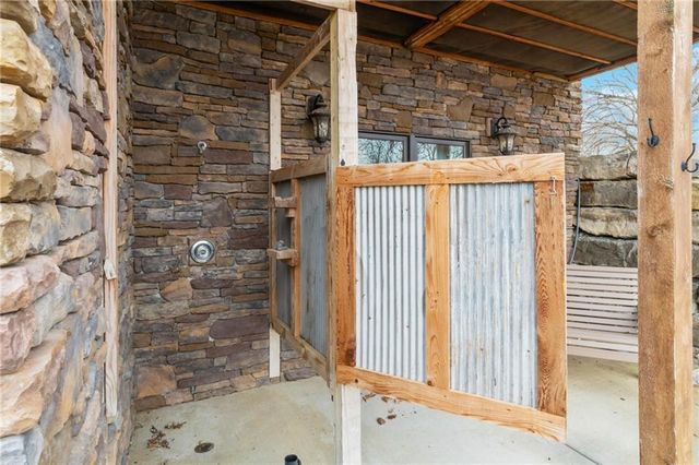 226 Lake Viking Terrace, Gallatin, MO 64640