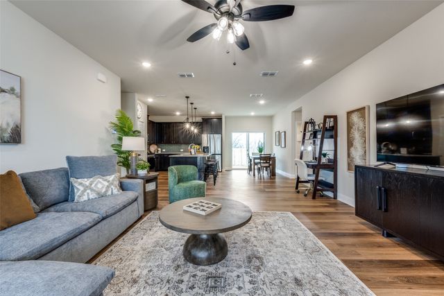 100 Walnut Street, Whitesboro, TX 76273