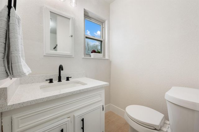 1218 County Road 132B, Kingsland, TX 78639