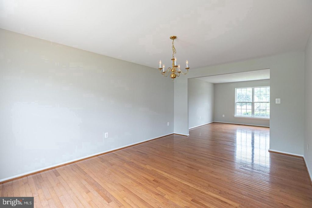 8 MINTWOOD DR, Fredericksburg, VA 22405