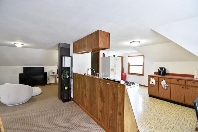 409 W PARKER STREET, Weyauwega, WI 54983