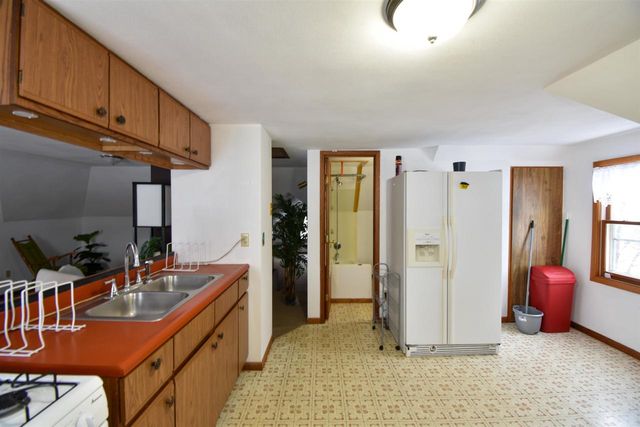 409 W PARKER STREET, Weyauwega, WI 54983