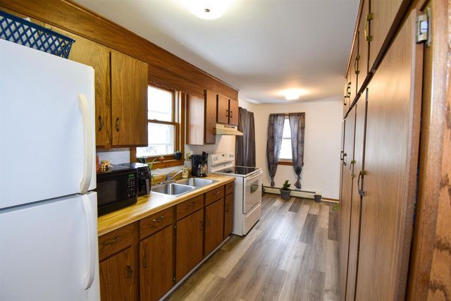 409 W PARKER STREET, Weyauwega, WI 54983