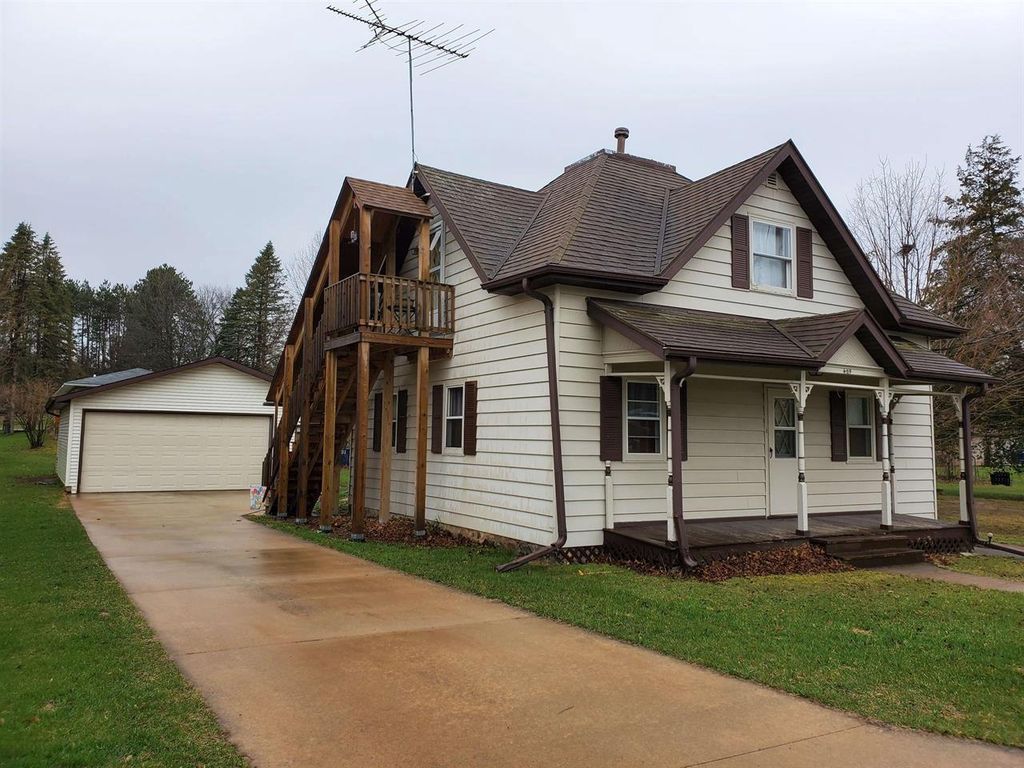 409 W PARKER STREET, Weyauwega, WI 54983