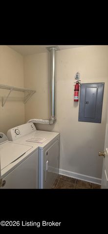 7801 Alfred Schlatter Dr 6, Louisville, KY 40214