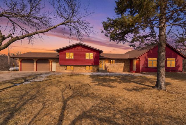 22364 45th Avenue, Saint Augusta, MN 56301