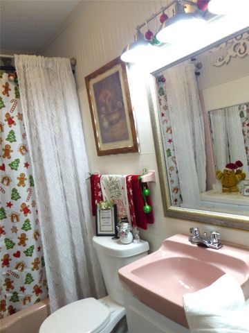 802 S China, Brady, TX 76825