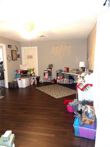 802 S China, Brady, TX 76825