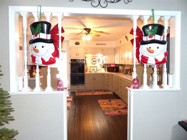 802 S China, Brady, TX 76825