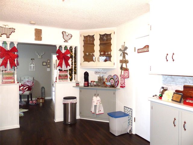 802 S China, Brady, TX 76825