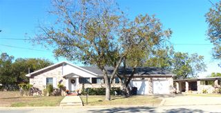 802 S China, Brady, TX 76825