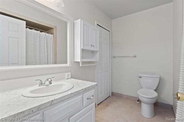 18344 Greenmeadow Drive, Clinton Township, MI 48038