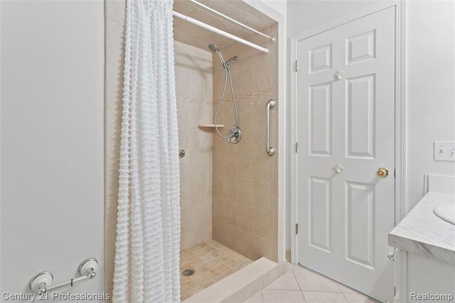18344 Greenmeadow Drive, Clinton Township, MI 48038