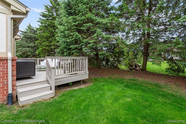 18344 Greenmeadow Drive, Clinton Township, MI 48038