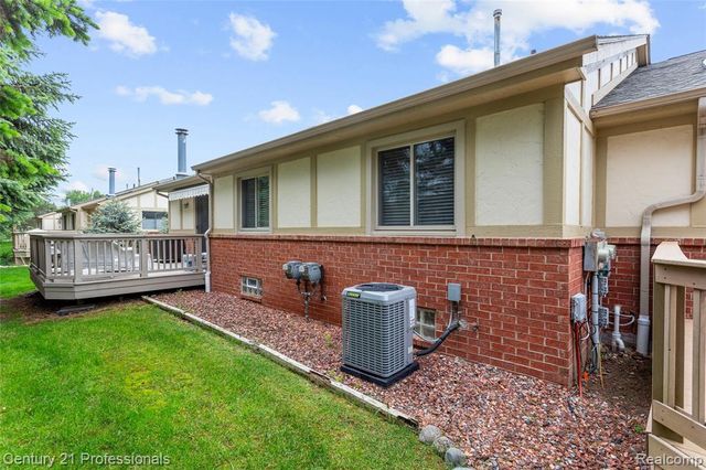 18344 Greenmeadow Drive, Clinton Township, MI 48038