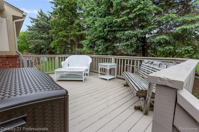18344 Greenmeadow Drive, Clinton Township, MI 48038