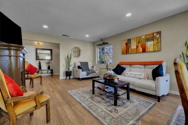 33230 Hollister, Lake Elsinore, CA 92530