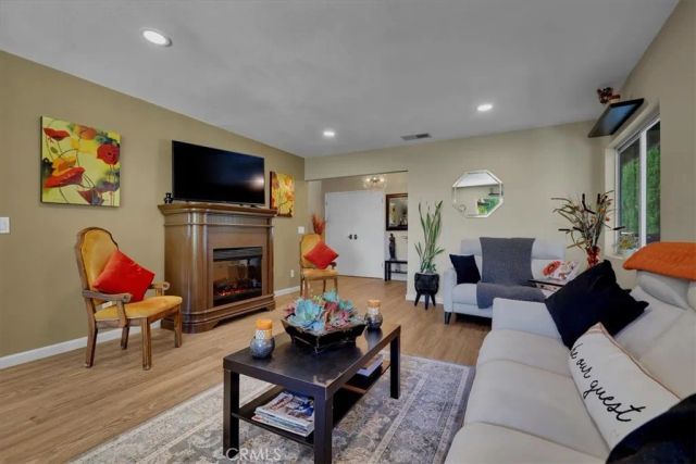 33230 Hollister, Lake Elsinore, CA 92530