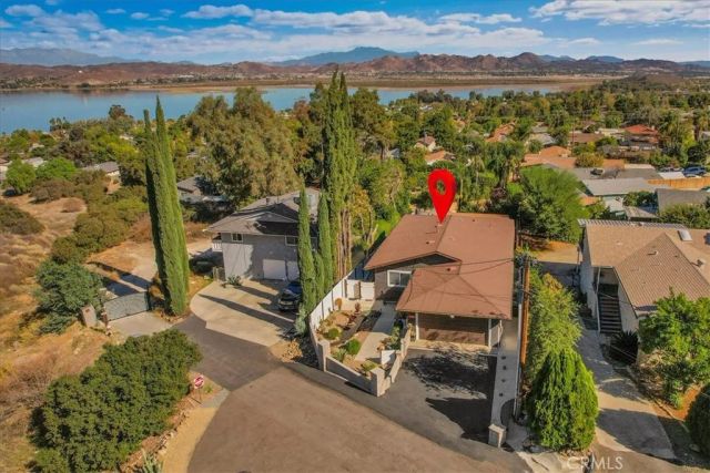 33230 Hollister, Lake Elsinore, CA 92530