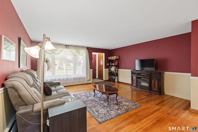 22 Margo Circle, North Haven, CT 06473