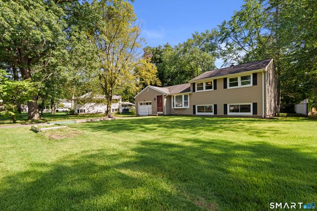 22 Margo Circle, North Haven, CT 06473