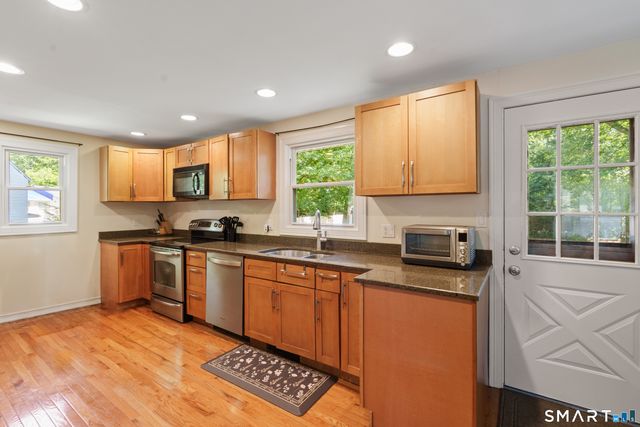 22 Margo Circle, North Haven, CT 06473