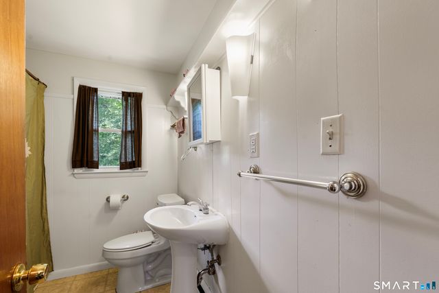 22 Margo Circle, North Haven, CT 06473
