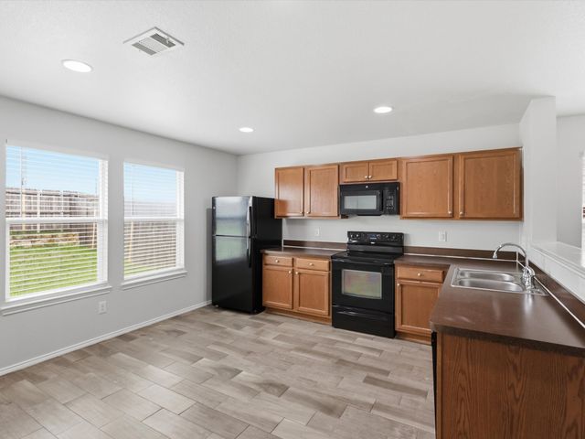 904 Grant Street, Burleson, TX 76028