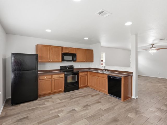 904 Grant Street, Burleson, TX 76028