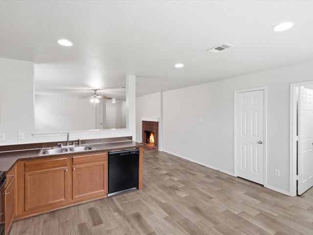 904 Grant Street, Burleson, TX 76028
