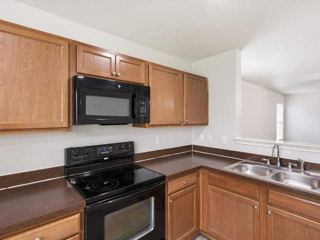 904 Grant Street, Burleson, TX 76028