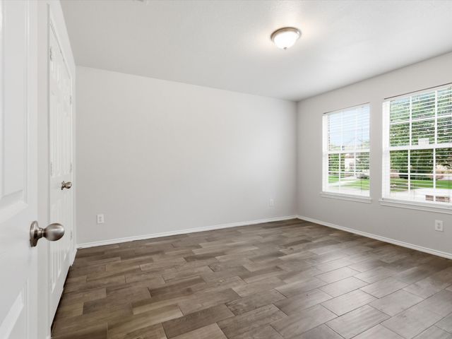 904 Grant Street, Burleson, TX 76028