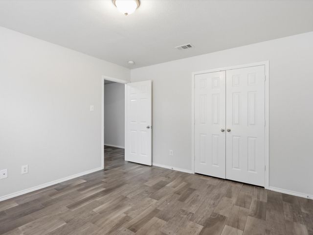 904 Grant Street, Burleson, TX 76028