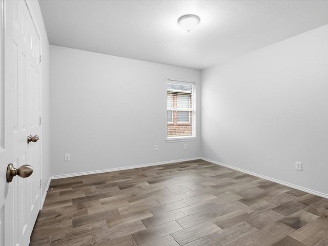 904 Grant Street, Burleson, TX 76028