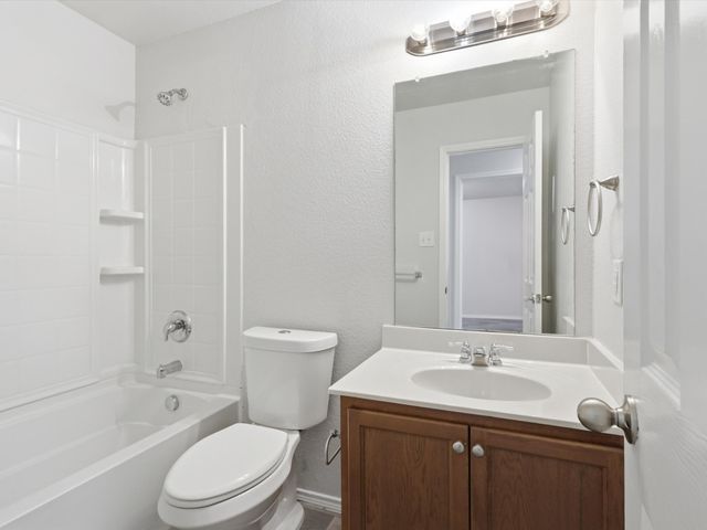 904 Grant Street, Burleson, TX 76028