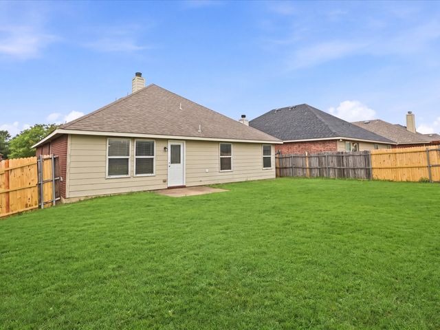 904 Grant Street, Burleson, TX 76028