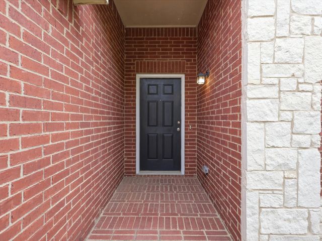 904 Grant Street, Burleson, TX 76028