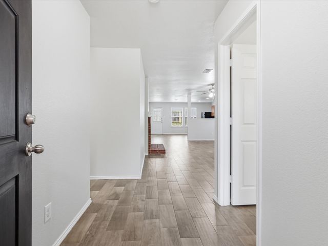 904 Grant Street, Burleson, TX 76028