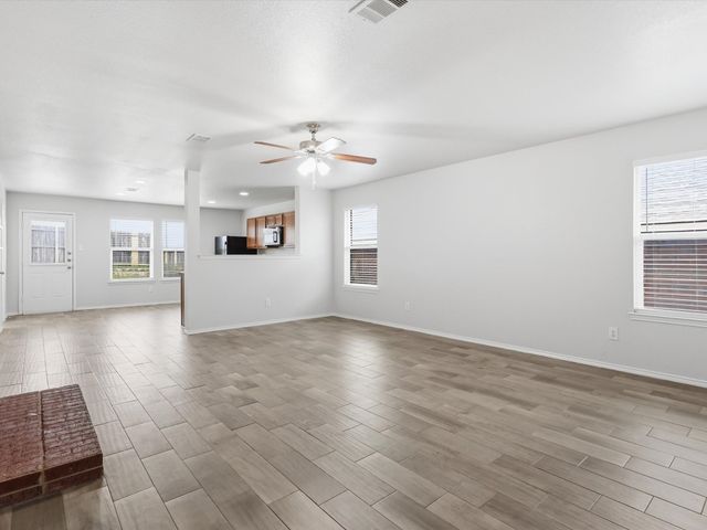 904 Grant Street, Burleson, TX 76028